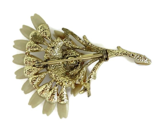 Cream Thermoset & Faux Pearl Brooch, Vintage 1950's Gold Tone Flower Pin
