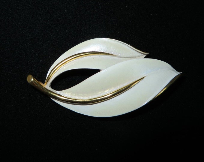 Sarah Coventry Cream Leaf Brooch, Vintage Enamel & Gold Tone Pin, Anniversary Gift, Birthday Gift, Christmas Gift