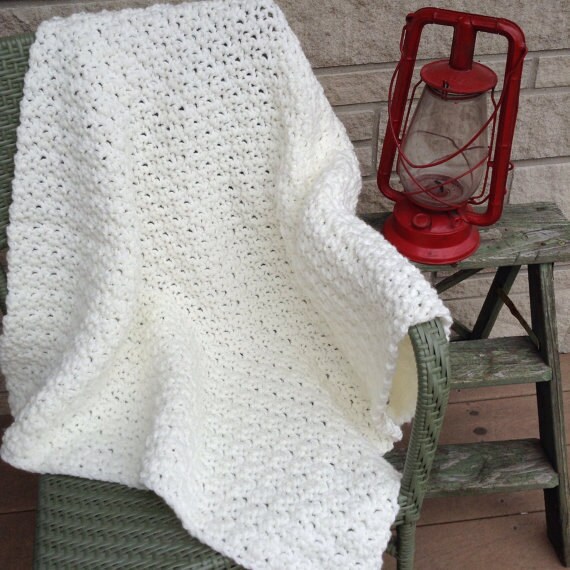 Crochet Pattern//Chunky Throw Blanket White French Country Throw
