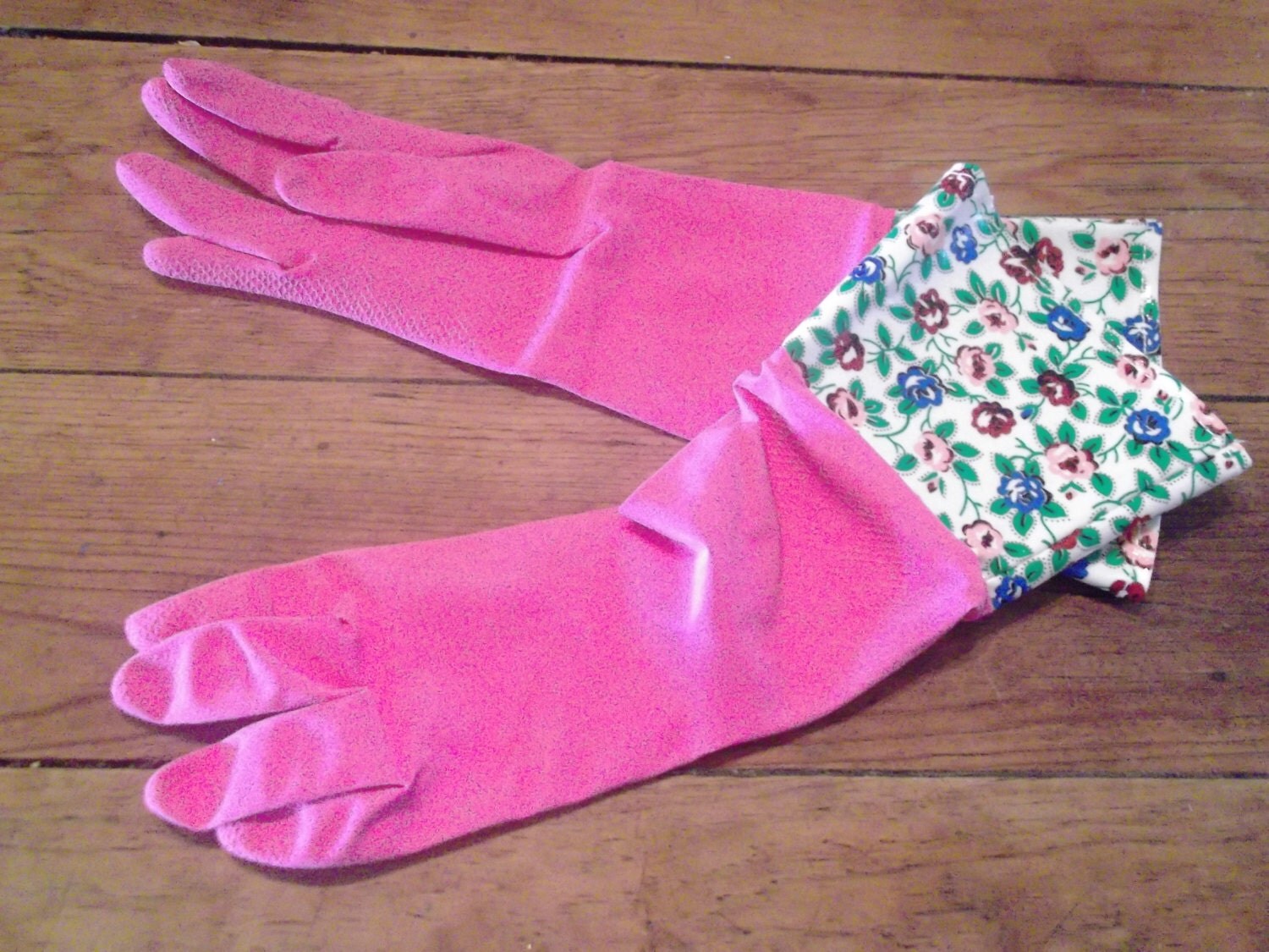 Pink Rambling Rose washing up gloves gardening gloves