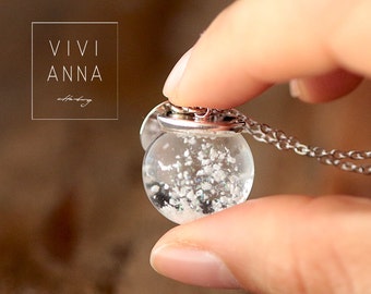 Snowglobe chain + Engraving | k385