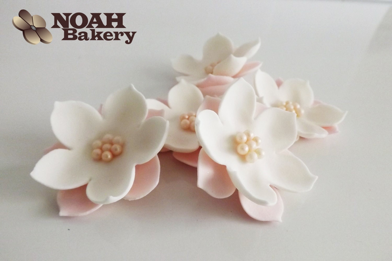 Pink White Elegant Sugar Flowers Set With Pearl Balls Edible