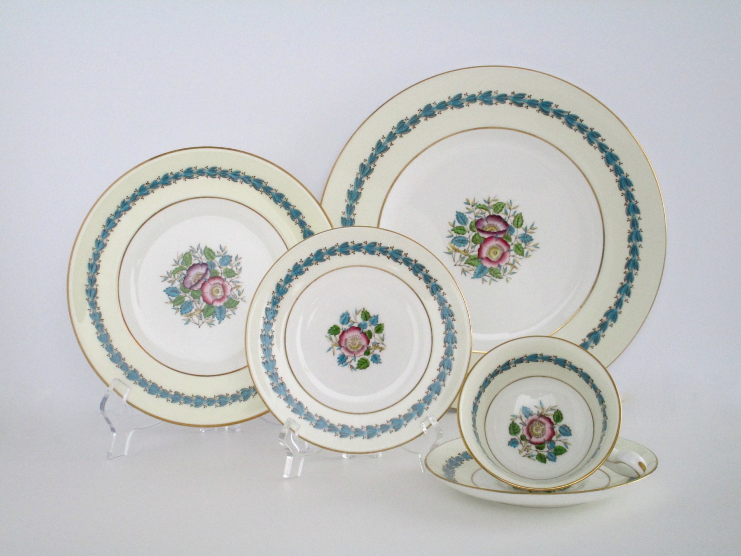 Wedgwood Bone China England Westland Dinnerware Set 4 Place