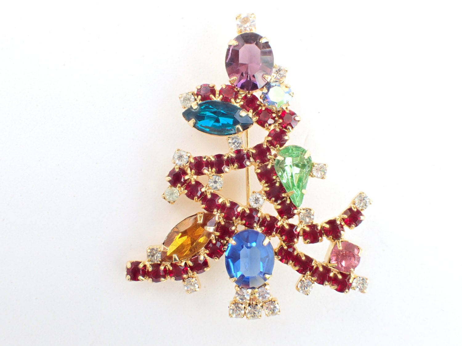 vintage gale and friends christmas tree brooch very colorful vintage gale and friends christmas tree brooch very colorful
