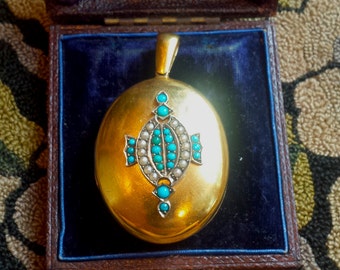 1880s Victorian Locket in 18k Gold Turquoise and Pearls