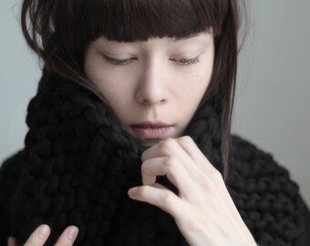 Merino wool cowl/ Super Chunky  hand knitted Scarf/ Oversized Scarf/ Chunky Cowl Scarf/ Womens chunky cowl/ Large cowl/ Large scarf