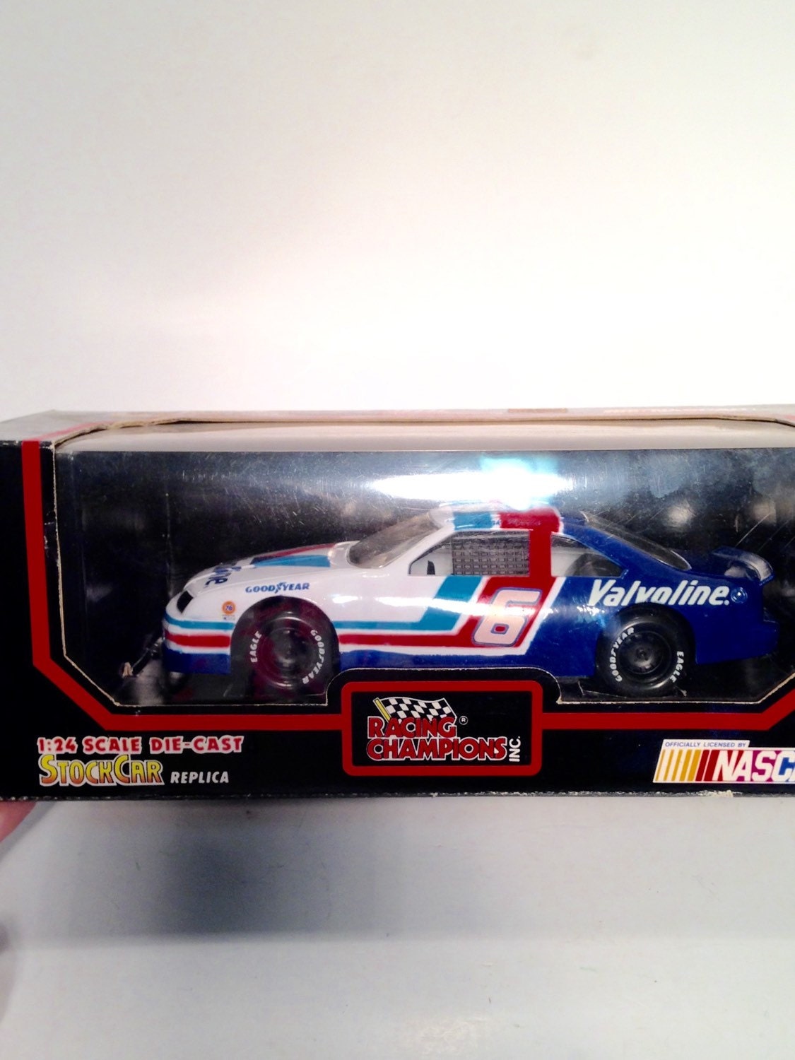 NOS Vintage Nascar 1:24 Scale Die-Cast 6 Valvoline Mark