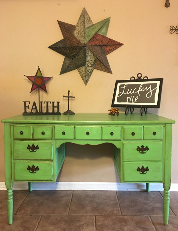 Desk Ain't easy being Green Beautiful Lime