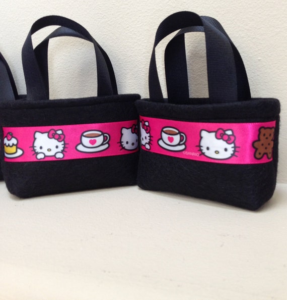 HELLO KITTY American Girl 18 Size Doll Purse / by lindasornaments