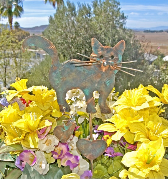 cat garden decor