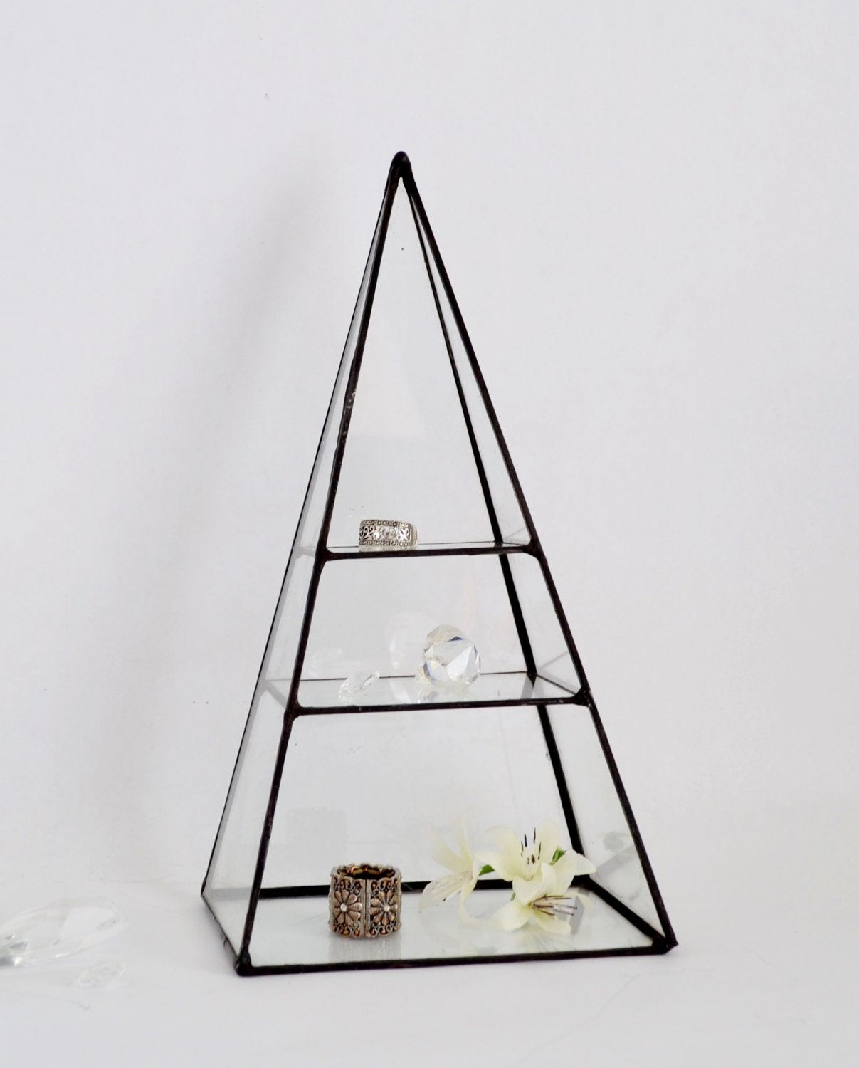 Wedding Ring Holder Glass Box Pyramid Display Box Stained