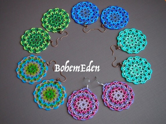 Download beadweaving tutorial: Seed bead mandala earrings or pendant.