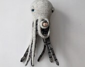 Small Octopus <O> Stuffed Animal <O>  Plush Toy 