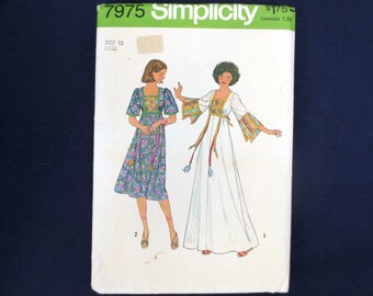 1977 Ribbon Trim Pullover Caftan or Dress Uncut Vintage Pattern, Simplicity 7975, Size 10, Bust 32