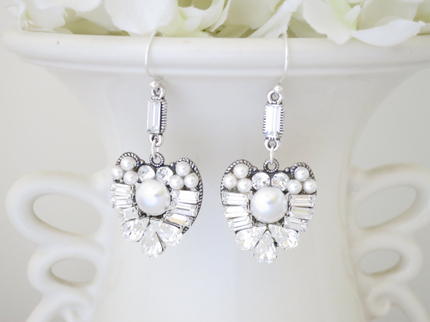 Swarovski crystal and pearl bridal earring, Rhinestone and pearl drop earring, Unique wedding earring