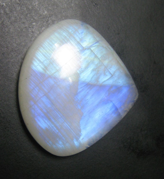 Rainbow moonstone cabochon Heart shape by titugemsandjewellery