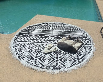 Celtic Clover Medallion Round Beach Towel