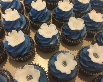 Fondant Flower Wedding Cupcake Topper, Cake Topper, Cake Pop Topper. Custom Made Flowers with Pearls.