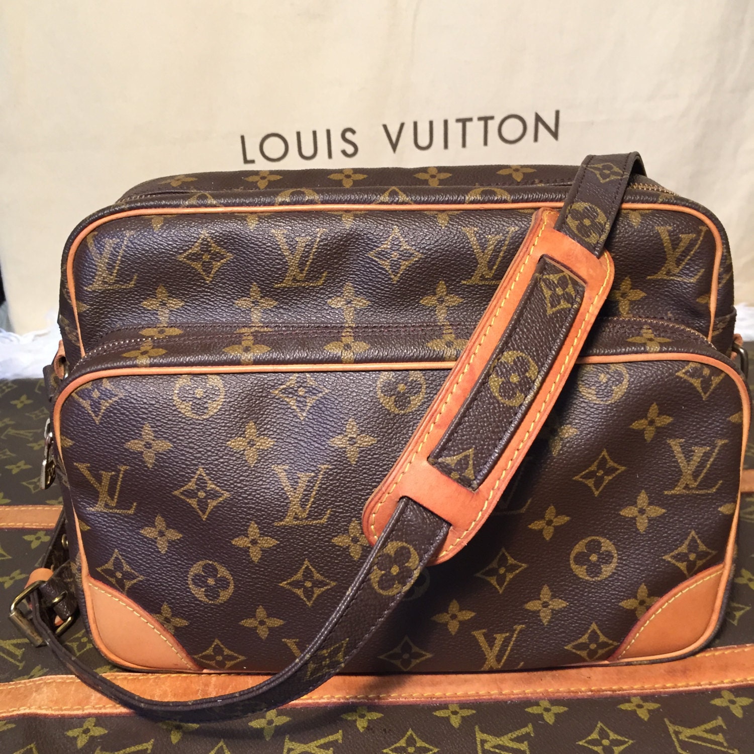 lv nile bag