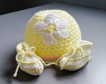 Vintage Infant Hat & Booties Set