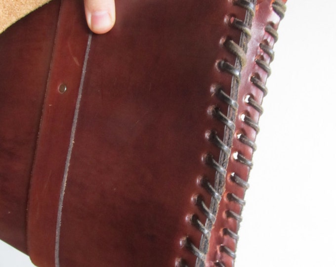 Vintage leather shoulderbag, man's lunch bag, rustic leather work bag, short crossbody, messenger, boho chic, neutral brown bag