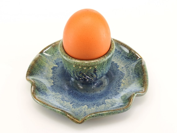 Ceramic egg cup / egg holder and dish with by JasonHooperPottery