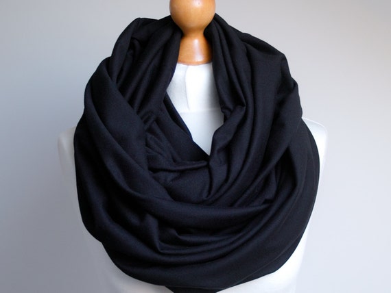 Oversized Infinity Scarf BLACK infinity scarf Chunky by Zojanka