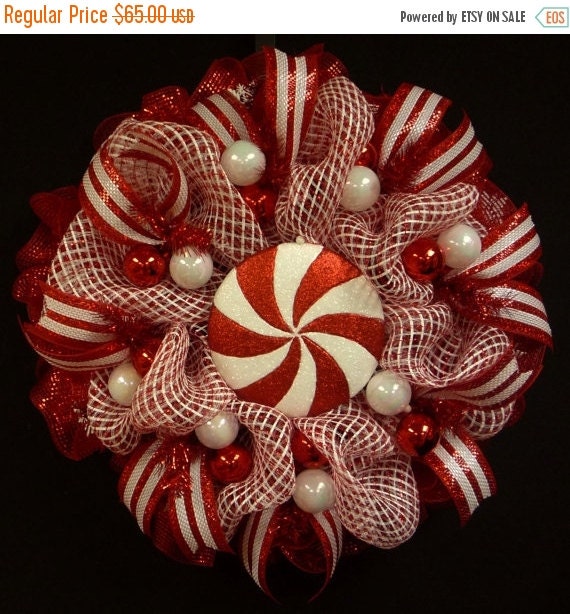 ON SALE Red White Christmas Wreath, Poly Mesh Wreath, Poly Mesh Supplies, Deco Mesh (901)