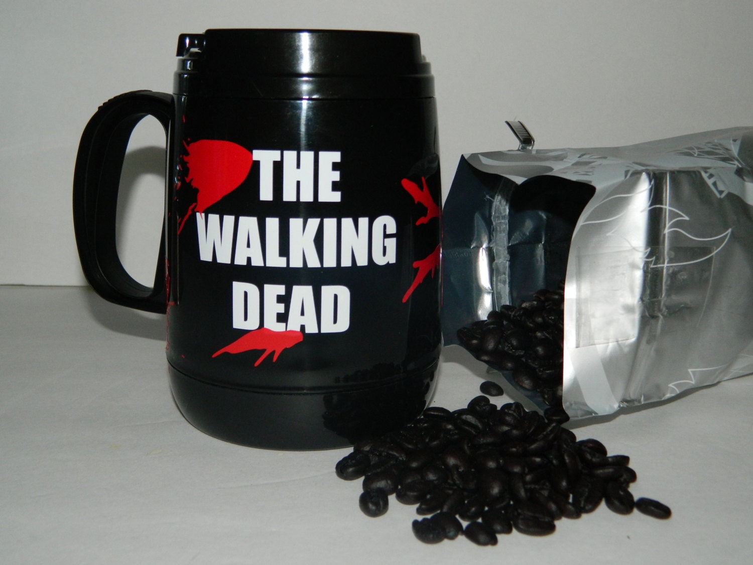 The Walking Dead Coffee Mug Black 16oz Plastic No Spill Lid