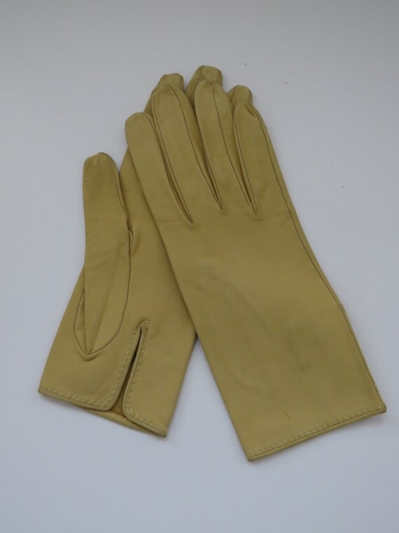 Items similar to Vintage Mustard Yellow Short Gloves by Roger Fard Soft Kid Womens