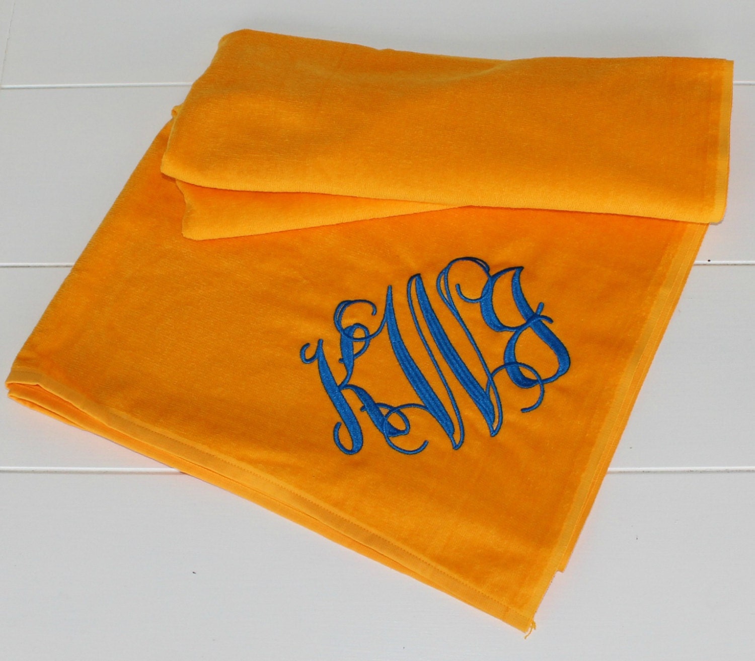 Large Beach Towel Intertwined Monogram Font