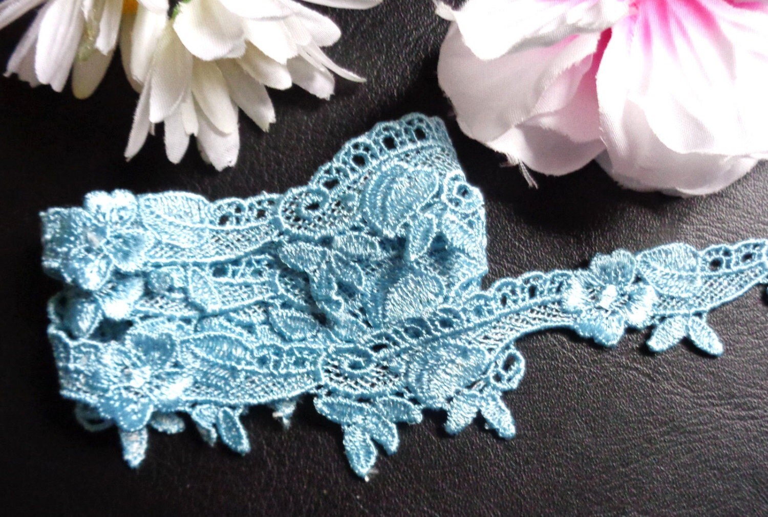 1 inch wide embroidered lace trim selling by the yard