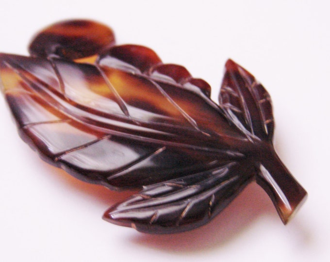 Vintage Carved Tortoiseshell Lucite Leaf Brooch / Jewelry / Jewellery