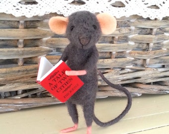 Needle felted mouse, miniature mouse, dollhouse mouse, felt mouse, reader mouse, felt mice, felt, art mouse, woolen figurine, happy mouse