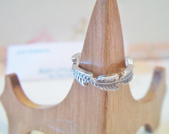 Feather Band Ring Size 5.5 Silver Tone Costume Jewelry Boho Southwestern Coachella