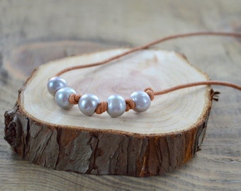 Freshwater Pearl and Leather Necklace- Gray Pearl Necklace- Multiple Pearl Necklace- 5 Pearl Necklace