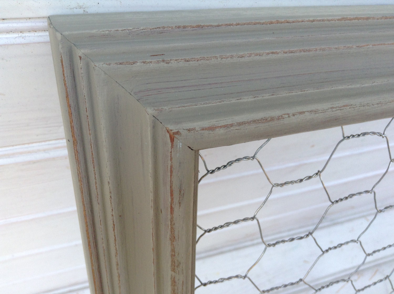 Gray Chalk Paint Chicken Wire Frame 18x23/ Shabby Chic
