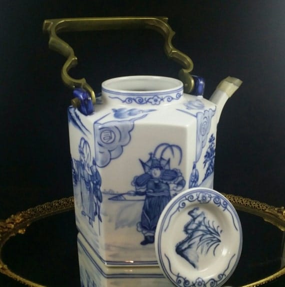 Large Hot Water Pot Tea Pot Asian Blue And White China Water