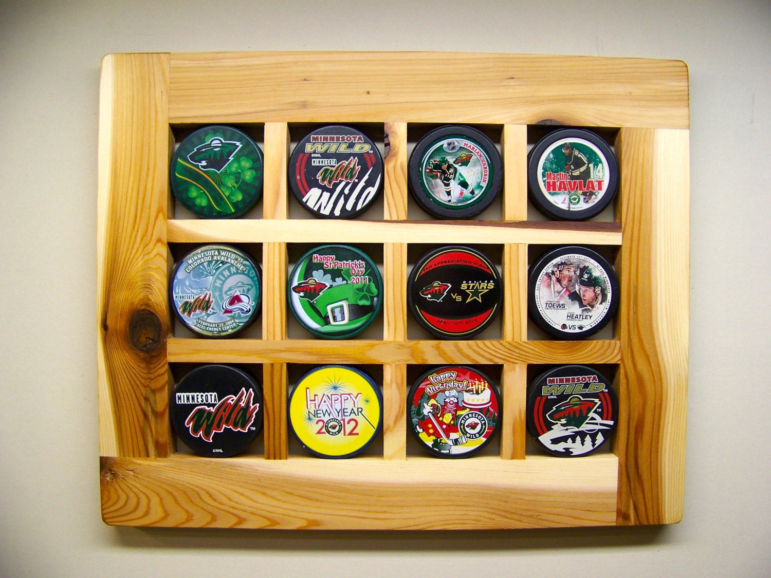 Hand Crafted Hockey Puck Display case Puck by HockeyPuckHolders