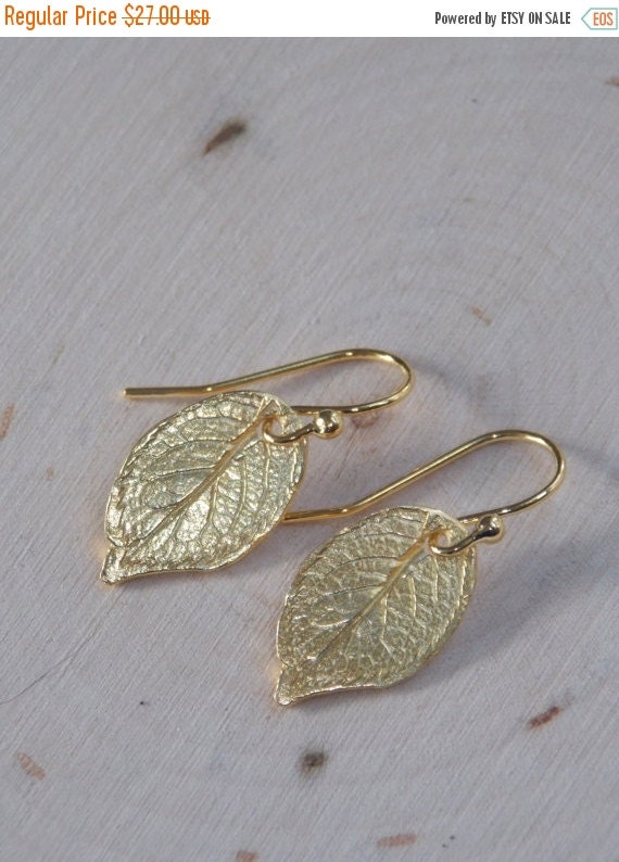 Gold Leaf Earrings / Leaf Earrings / Small Gold Earrings / Rustic