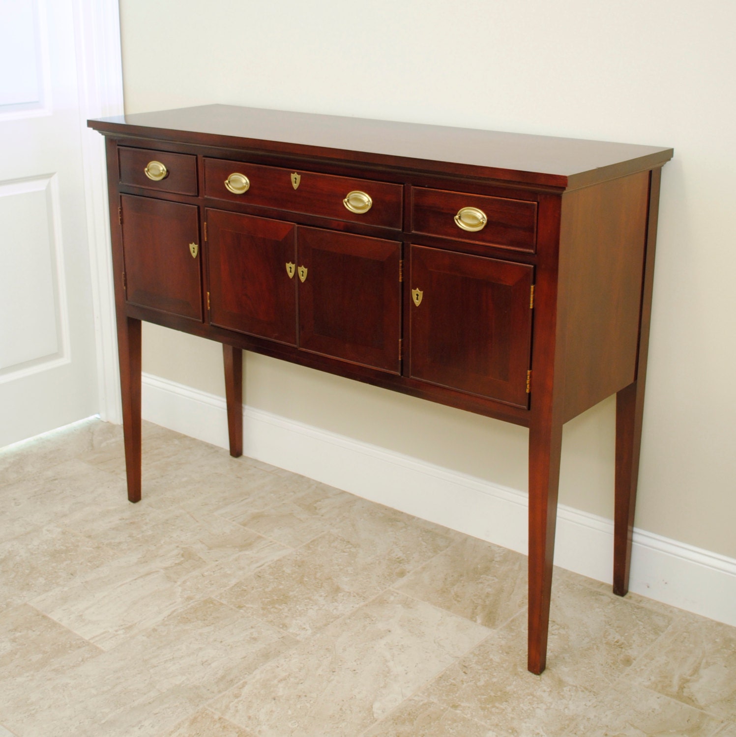 Craftique Mahogany Huntboard / Server Haute Juice