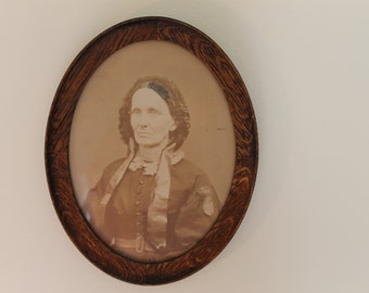 Civil War Era Antebellum Victorian Photograph in an Oak Wood Frame