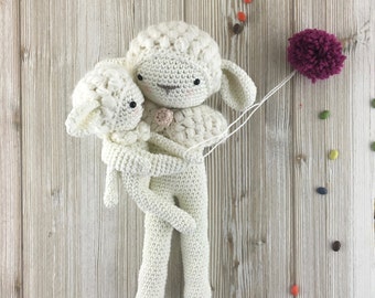 Sheep crochet- Amigurumi lamb - MADE to ORDER - crochet stuffed animal, sheep baby mama doll, baby gift, amigurumi sheep toy, sheep nursery