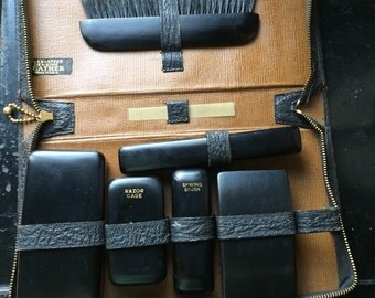 Vintage Men's Travel Grooming Kit 1