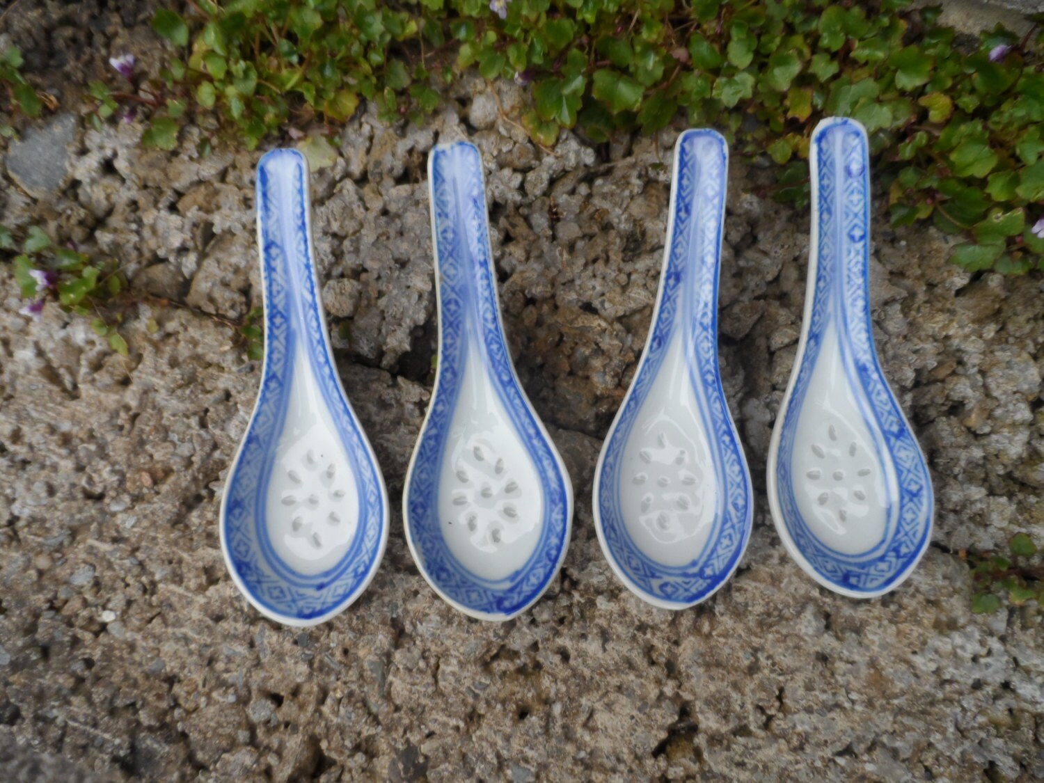 Vintage Chinese porcelain spoons set of 4 vintage rice grain