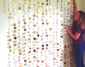 GOLD Circle Backdrop / wedding backdrop / gold garland backdrop / photobooth backdrop / photography backdrop / party / store window display