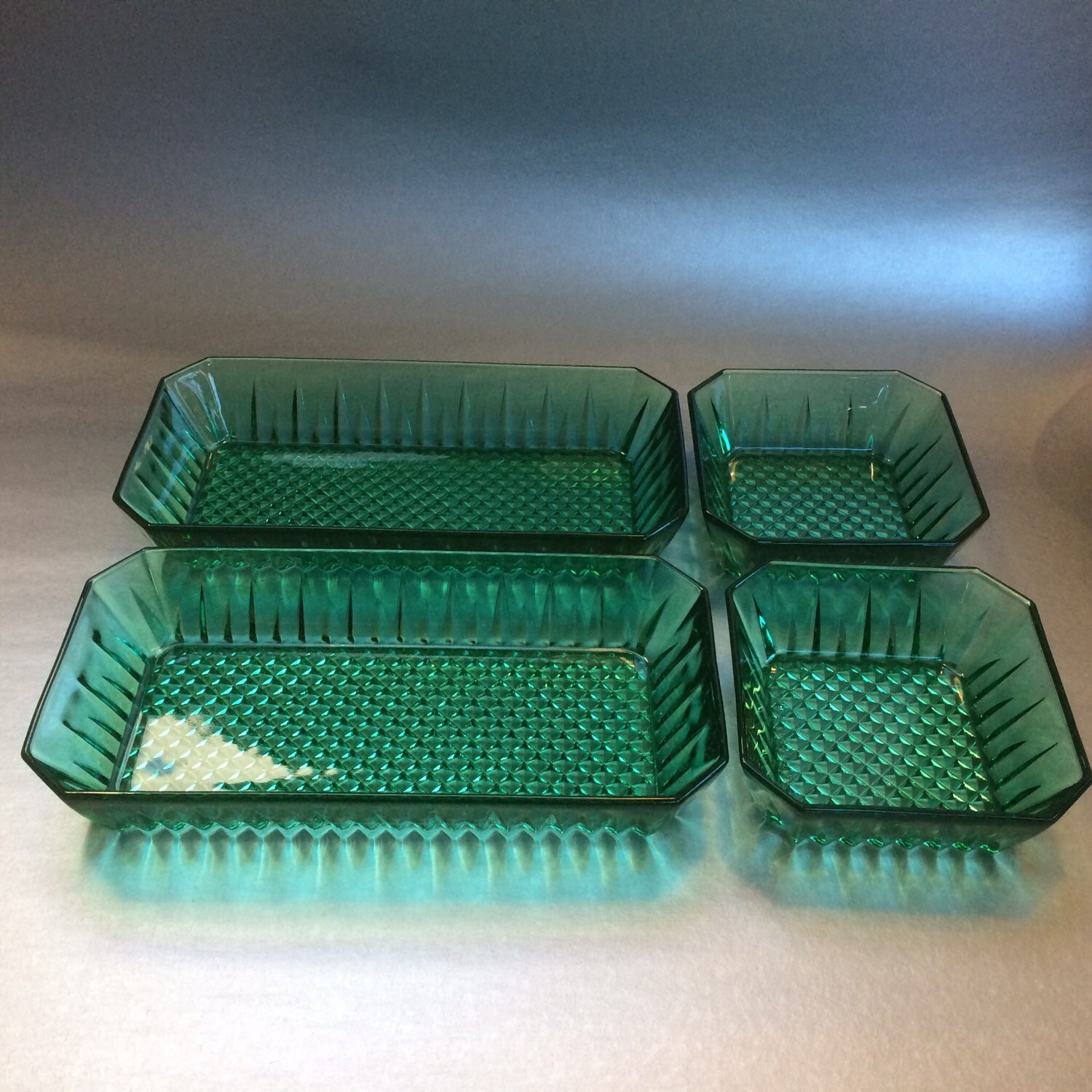 Arcoroc Emerald Green Diamond Glass Serving Bowls Rectangular Set of 4