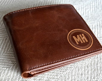 Fathers Day Gift - Personalized Men's Leather Wallet - The Perfect Gift for Dad, Boyfriend Gift, or Groomsmen Gift