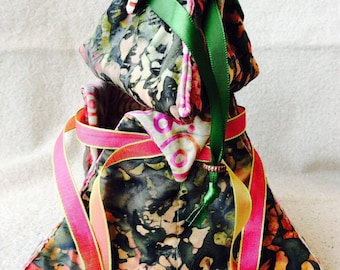 3-sided Quilted Triangle Trillium Treasure bag