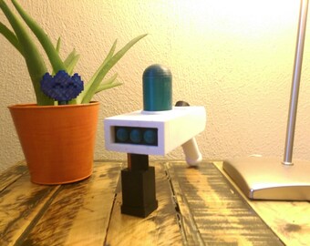 Rick's Portal Gun With Council of Rick's badge (3D Printed)